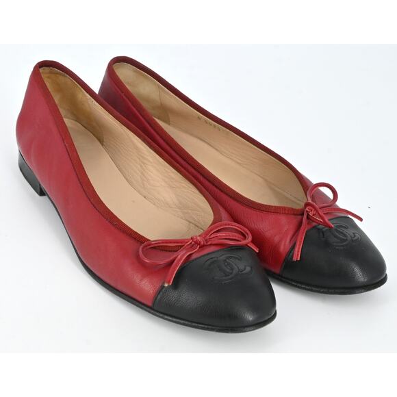 Chanel | Red Leather CC Cap Toe Ballet Flats Size: 38.5 - Picture 1 of 16